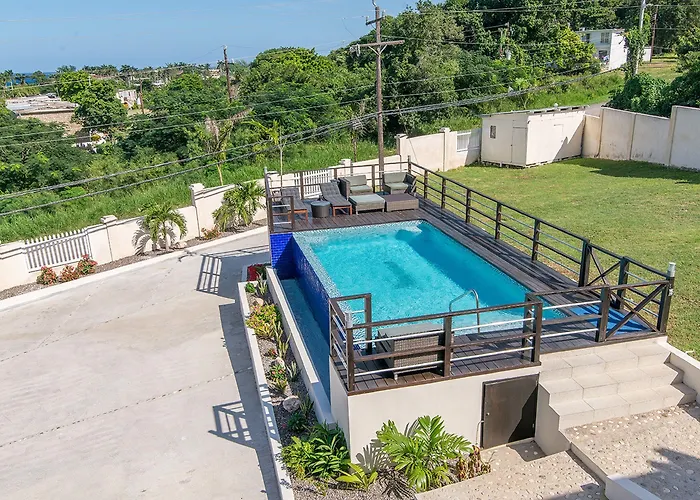 Nianna Coral Bay Deluxe Townhouse 1 * Montego Bay