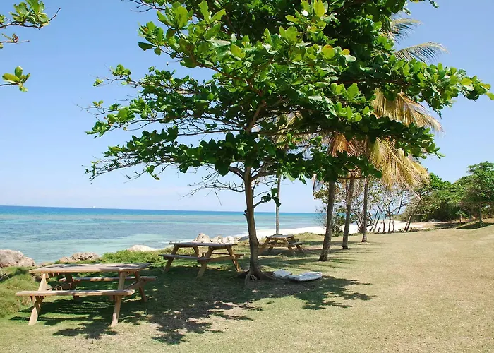 Nianna Coral Bay Deluxe Townhouse 1