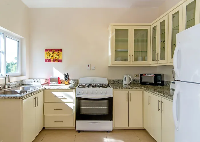 Nianna Coral Bay Deluxe Townhouse 1 Hotel