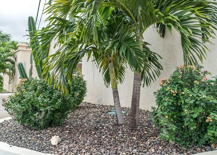 Nianna Coral Bay Deluxe Townhouse 1 *