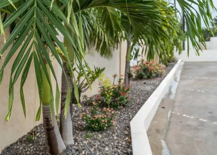 Nianna Coral Bay Deluxe Townhouse 1 Hotel *