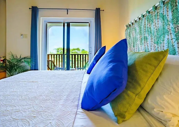 Nianna Coral Bay Deluxe Townhouse 1 *
